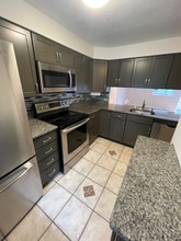 231 Shady Ridge Dr in Monroeville, PA - Foto de edificio - Building Photo