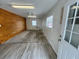 306 N Iona Ave in Fruitland Park, FL - Building Photo