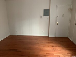 39-23 57th St, Unit A3 in Queens, NY - Building Photo - Building Photo