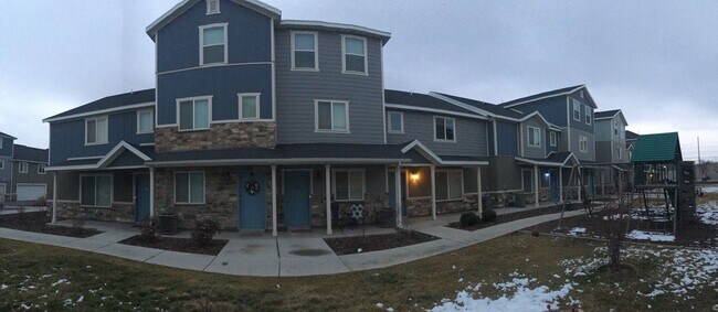 730 E 150 N in Vineyard, UT - Building Photo - Building Photo