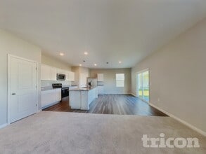 152 Gladstone Loop in Clayton, NC - Foto de edificio - Building Photo