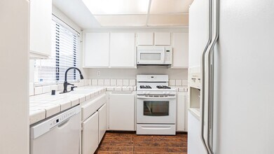 8475 Cherry Blossom St in Rancho Cucamonga, CA - Building Photo - Building Photo