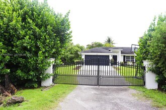 16930 Mead Hill Dr W in The Acreage, FL - Building Photo - Building Photo