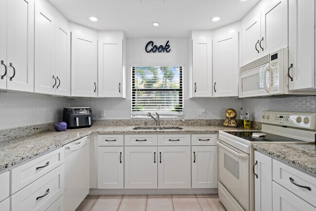 property at 21 Meadows Dr