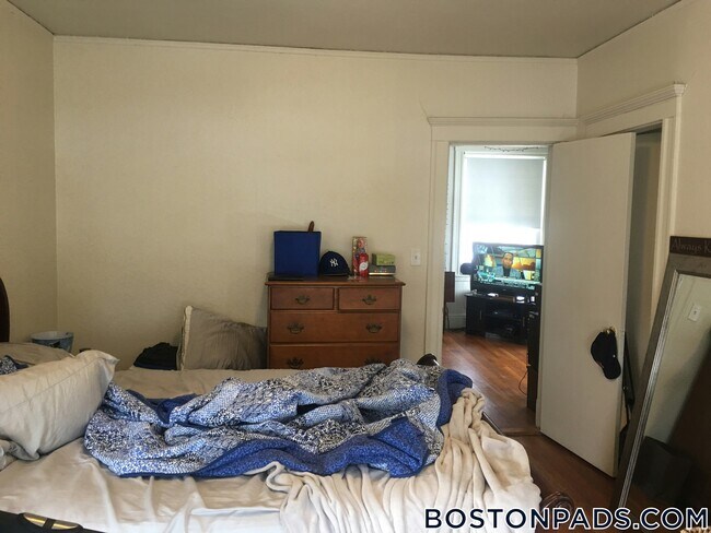 1163 Boylston St, Unit 39 in Boston, MA - Building Photo - Building Photo