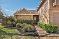 2327 Sunset Trail in Sugar Land, TX - Building Photo - Building Photo