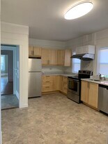 12 Quincy St, Unit 1 in Medford, MA - Building Photo