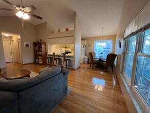 626 Bellingham Pl in Palm Harbor, FL - Foto de edificio - Building Photo