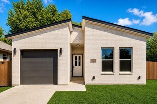 4024 Colonial Ave, Unit 2426-01 in Dallas, TX - Building Photo
