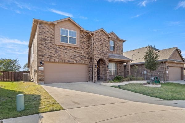 9205 Nickel Creek Dr in Fort Worth, TX - Foto de edificio - Building Photo