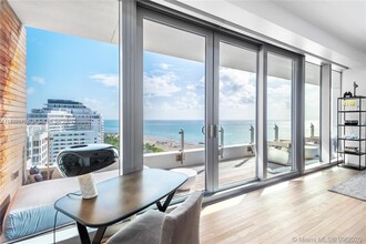 2901 Collins Ave, Unit # 1408 in Miami Beach, FL - Foto de edificio - Building Photo