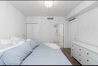170 SE 14th St, Unit 1802 in Miami, FL - Building Photo - Building Photo