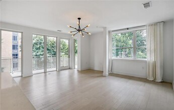 775 Juniper St NE in Atlanta, GA - Building Photo - Building Photo