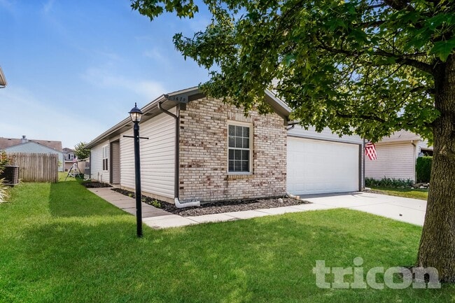 property at 1679 Long Lake Dr