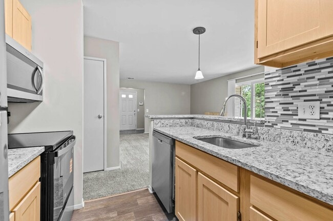 Village Club of Farmington Hills in Farmington Hills, MI - Building Photo - Building Photo