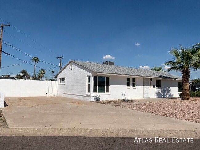 4624 E Almeria Rd in Phoenix, AZ - Building Photo - Building Photo