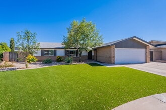 651 E Kael Cir in Mesa, AZ - Building Photo - Building Photo
