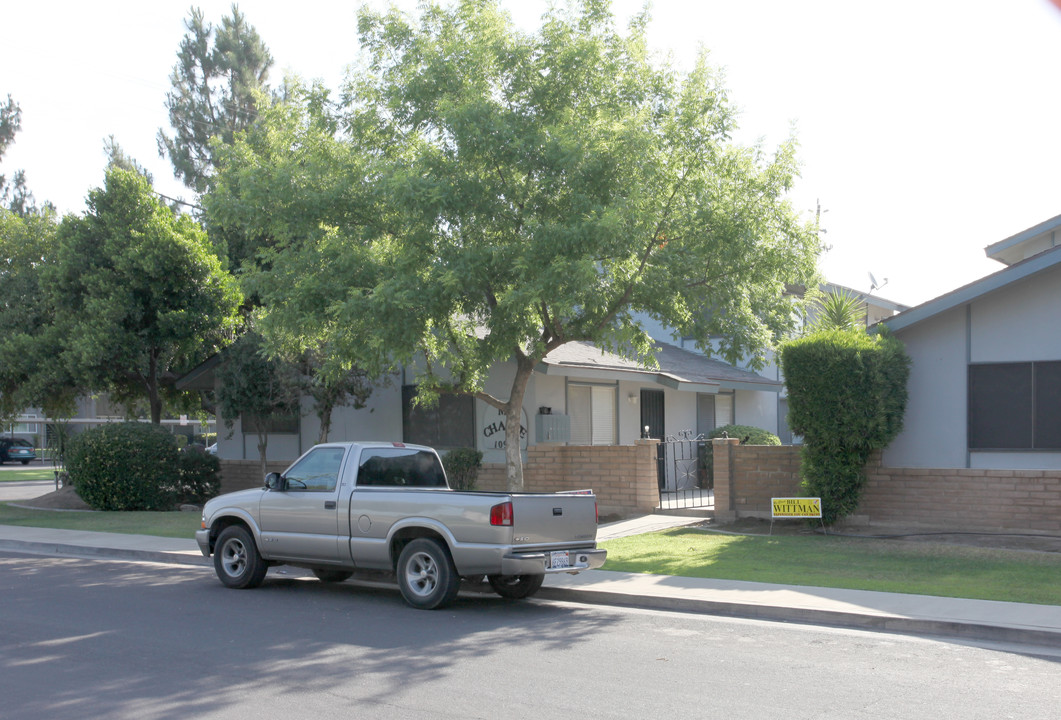 1090 N Bates Ave in Dinuba, CA - Building Photo