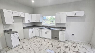 612 Kleinart Dr in Lehigh Acres, FL - Building Photo - Building Photo