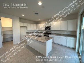 9347 E Sector Dr in Mesa, AZ - Building Photo - Building Photo
