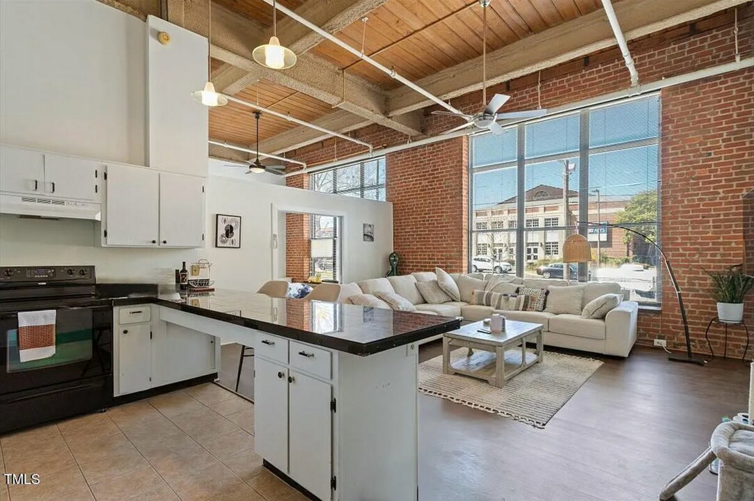 500 N Duke St in Durham, NC - Building Photo