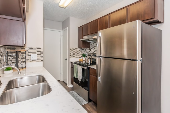 Eagle's Point Apartments in Fort Worth, TX - Building Photo - Building Photo