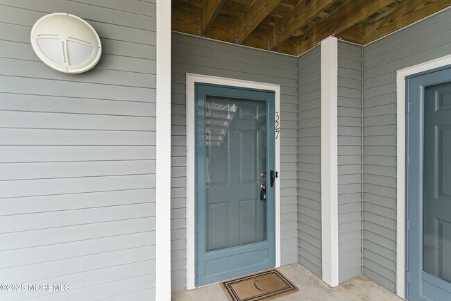 327 Sequoia Ct in Howell, NJ - Building Photo - Building Photo