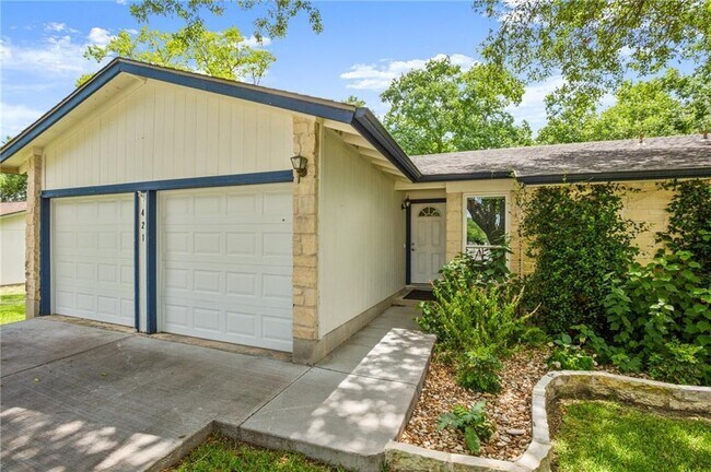 421 Bonita Vista Dr in Buda, TX - Building Photo - Building Photo