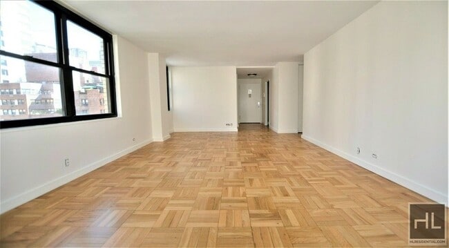 EAST 49 STREET in New York, NY - Building Photo - Building Photo