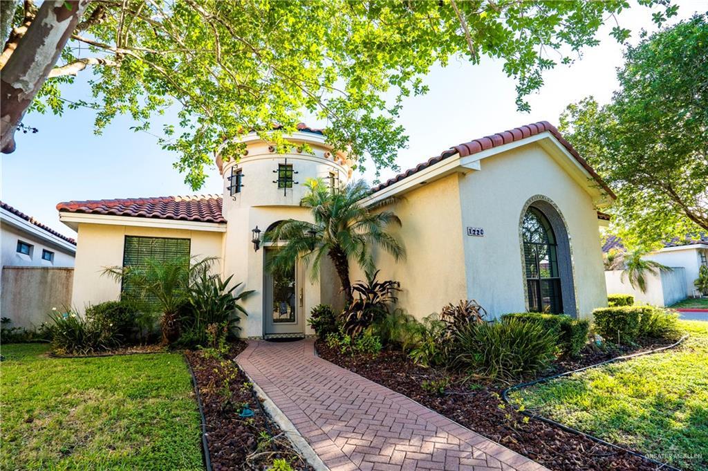 1220 E Agusta Ave in McAllen, TX - Foto de edificio