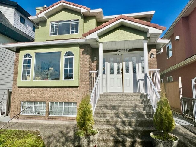 property at 2747 7th Av E