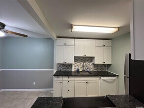 97 Richmond Blvd-Unit -3B in Ronkonkoma, NY - Building Photo - Building Photo