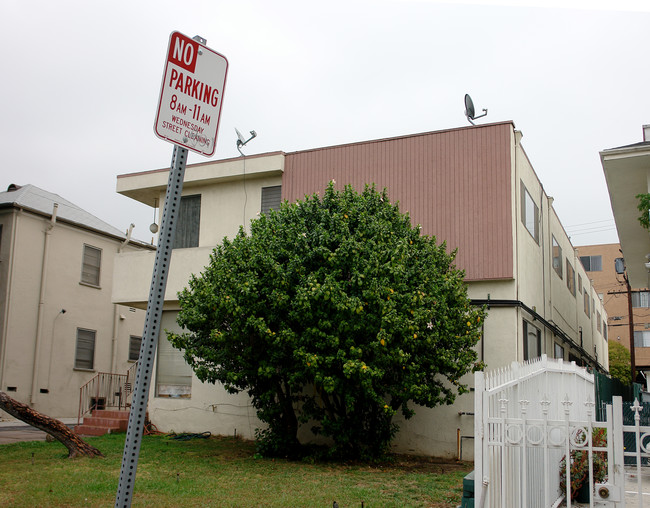 512 N Heliotrope Dr in Los Angeles, CA - Foto de edificio - Building Photo