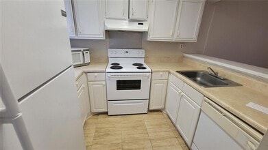 261 Scottsdale Square, Unit 261 in Winter Park, FL - Building Photo - Building Photo