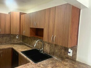 7000 NW 186th St in Hialeah, FL - Foto de edificio - Building Photo