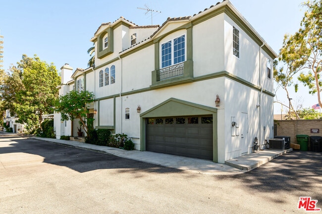 property at 1008 Harbor Crossing Ln