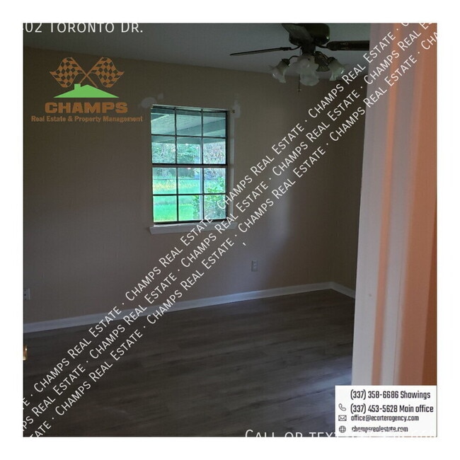 402 Toronto Dr in Lafayette, LA - Building Photo - Building Photo
