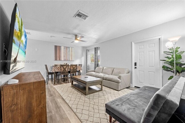 1208 NE 5th Ave in Fort Lauderdale, FL - Foto de edificio - Building Photo