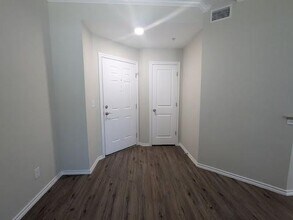 6000-2 Shepherd Mountain Cove in Austin, TX - Building Photo - Building Photo