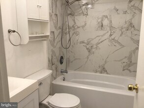 110 Lowell Ct in Princeton, NJ - Building Photo - Building Photo