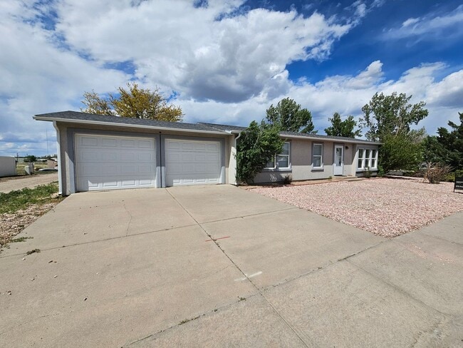 401 Gateway Ave in Fort Morgan, CO - Building Photo - Building Photo