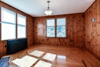 57 Coburn Ave in Worcester, MA - Foto de edificio - Building Photo