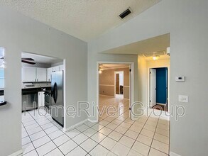 10110 Cedar Dune Dr in Tampa, FL - Building Photo - Building Photo