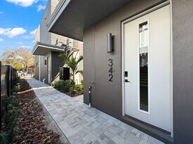 342 14th St N in St. Petersburg, FL - Building Photo