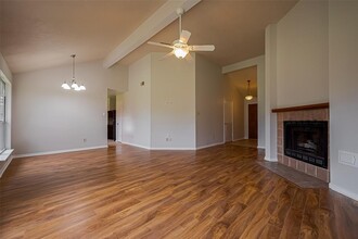 3007 Cloverdale Dr in League City, TX - Building Photo - Building Photo