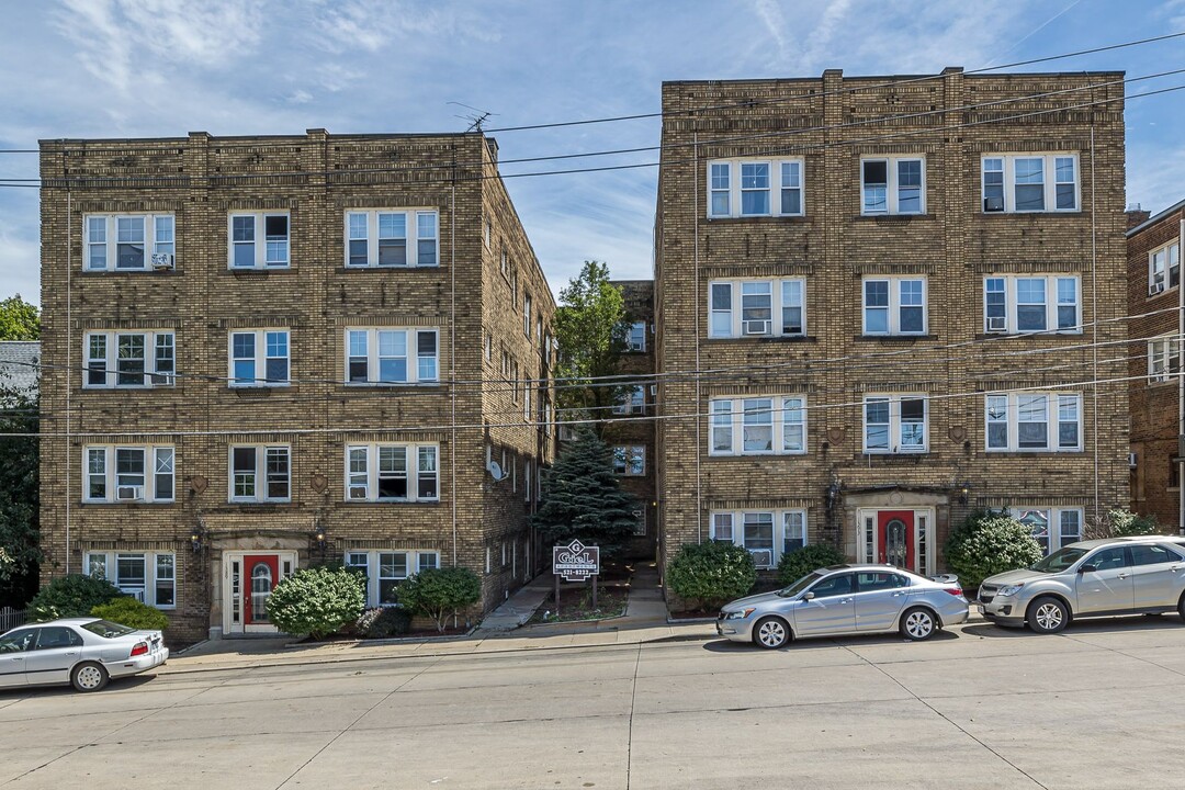 Giel Apartments in Lakewood, OH - Building Photo