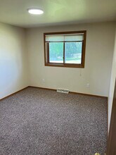 502 N Steven Ave in Greenwood, WI - Foto de edificio - Building Photo