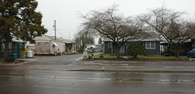 775 28th St in Springfield, OR - Foto de edificio - Building Photo