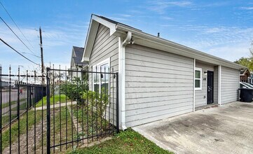 6701 Paris St in Houston, TX - Building Photo - Building Photo