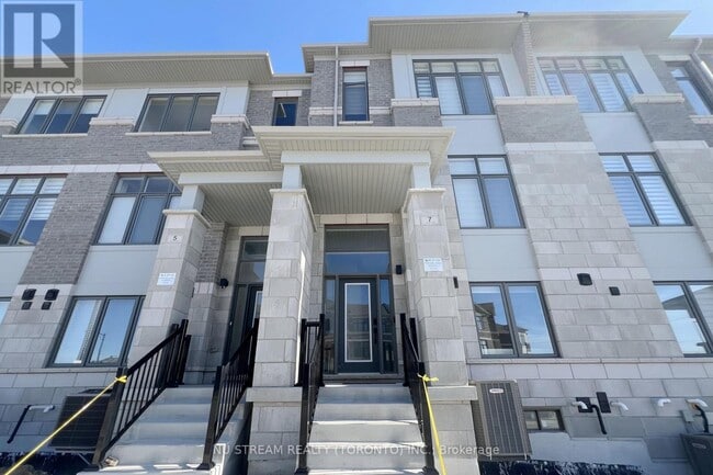 7 Russel Wice Ave. in Richmond Hill, ON - Building Photo - Building Photo